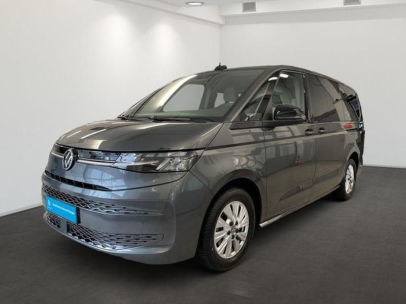 Indiumgrau metallic Gebraucht 2024 VW T7 Life Van | 51.948 € (Superpreis) - Bild 1/4