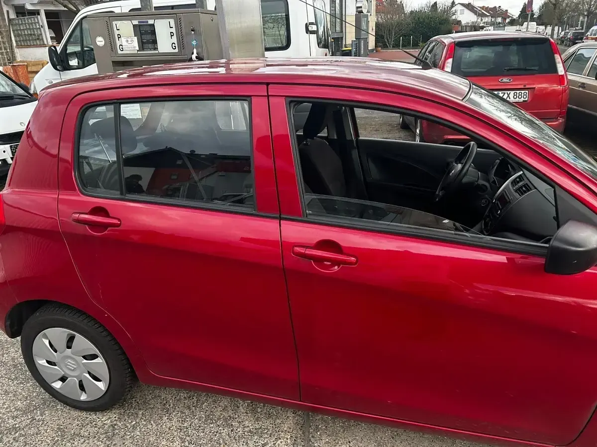 Gebraucht Suzuki Celerio 68 PS (50 kW) 2015 Rot Kleinwagen