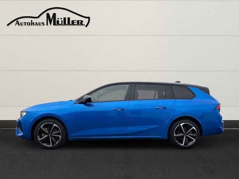 Gebraucht Opel Astra 131 PS (96 kW) 2024 Kobald blau/dach schwarz Kombi