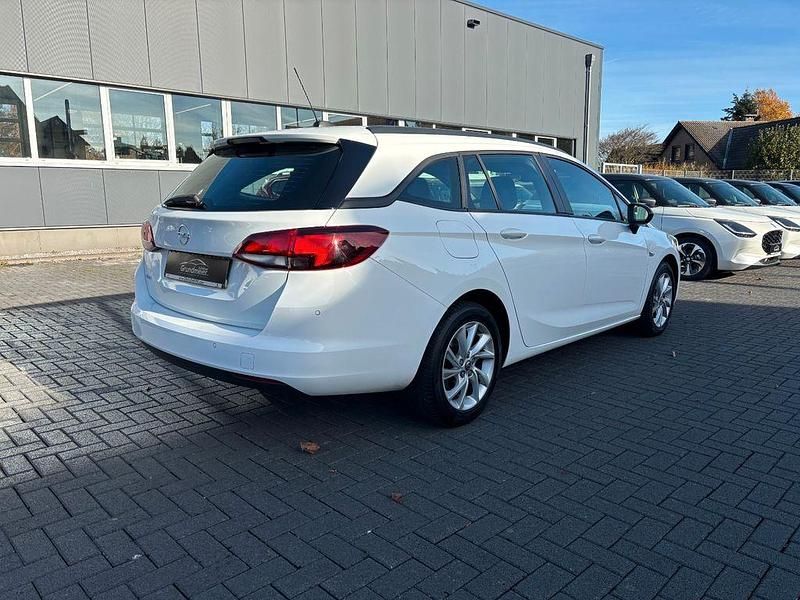 Gebraucht Opel Astra Business 105 PS (77 kW) 2021 Schnee weiß uni Kombi