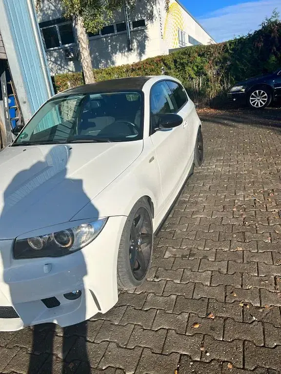Gebraucht BMW 120 Performance 170 PS (125 kW) 2009 Weiß Kleinwagen