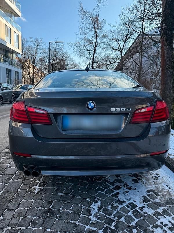 Gebraucht BMW 530 245 PS (180 kW) 2010 Braun Limousine