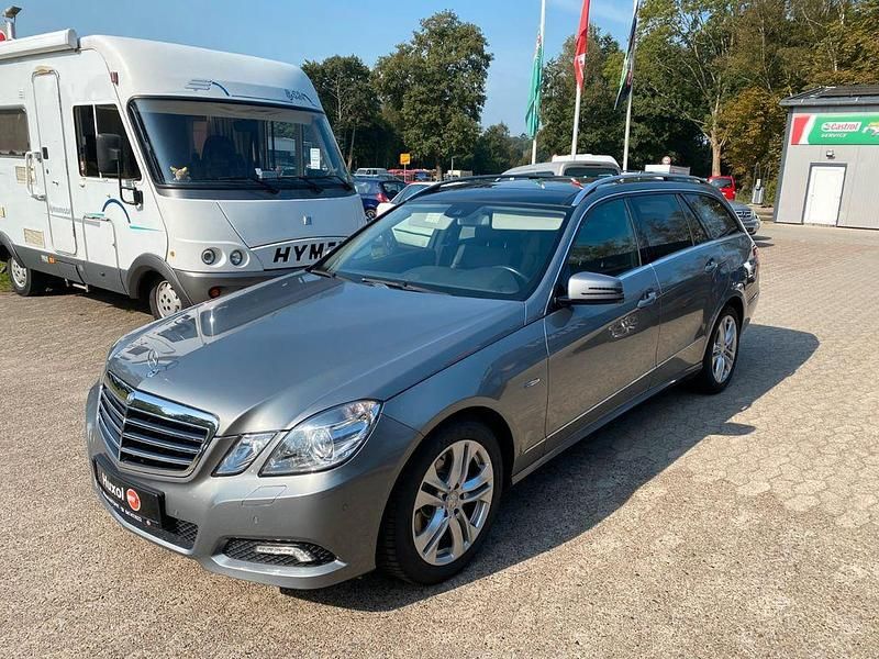 Gebraucht Mercedes E250 204 PS (150 kW) 2011 Silber Kombi