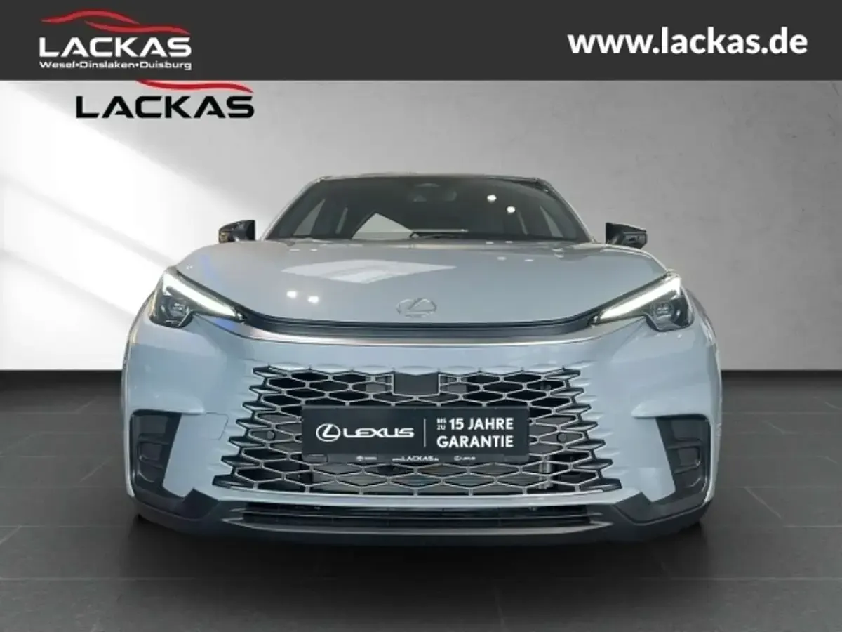 Neu Lexus LBX 136 PS (100 kW) 2026 Manhattengrau SUV