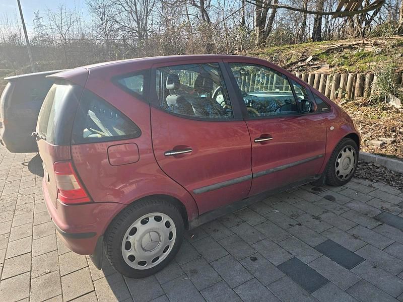 Gebraucht Mercedes A160 102 PS (75 kW) 2000 Rot Kleinwagen
