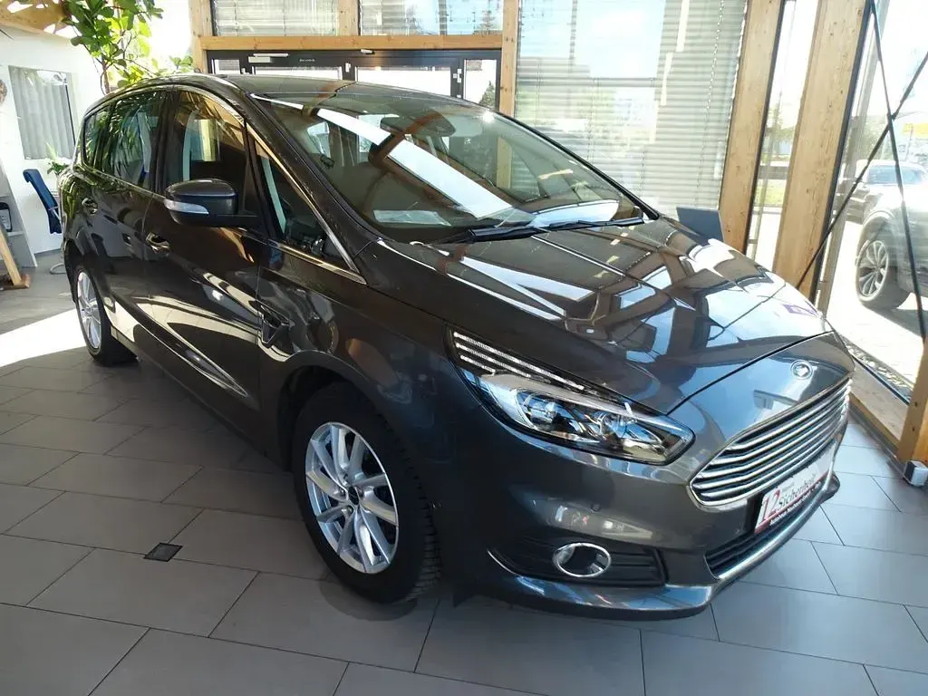 Second-hand Ford S-MAX S 150 CP (110 kW) 2019 Gri Monovolum