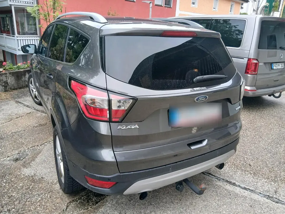 Gebraucht Ford Kuga 180 PS (132 kW) 2017 Beige SUV
