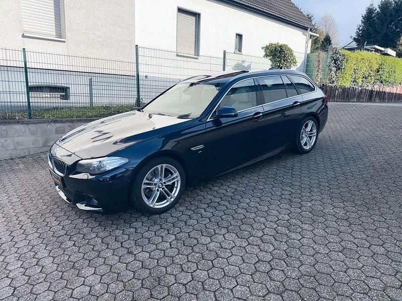 Gebraucht BMW 520 M Sport 190 PS (139 kW) 2015 Carbonschwarz metallic Kombi