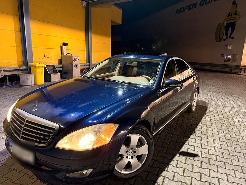 Blau Gebraucht 2006 Mercedes S320 Limousine | 9.850 € - Bild 1/4