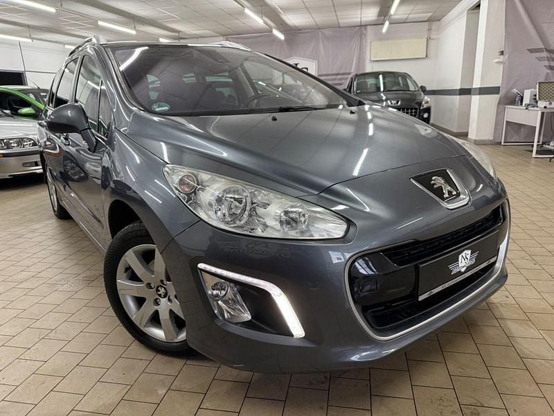 Gebraucht Peugeot 308 SW Family 120 PS (88 kW) 2010 Grau Kombi