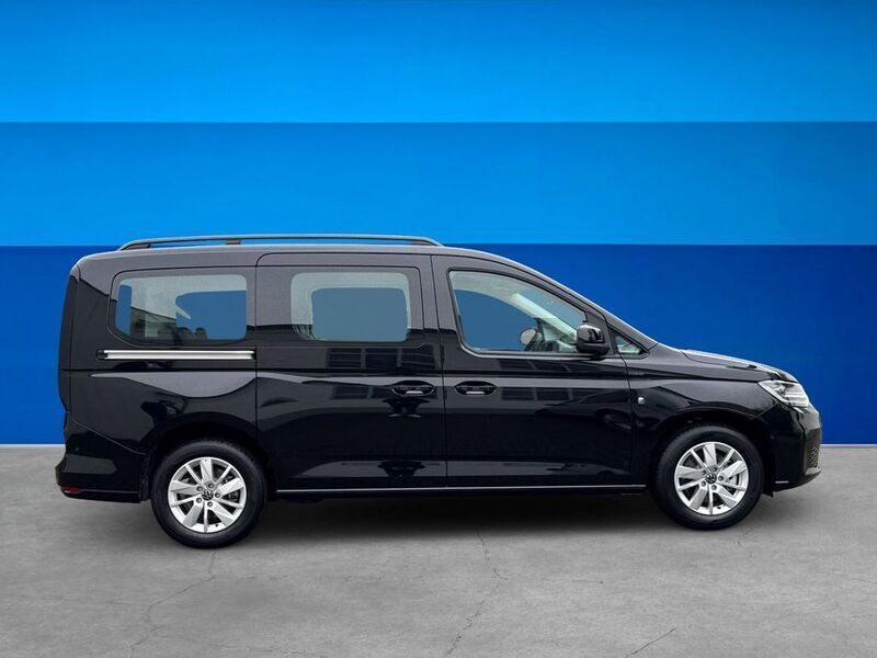 Gebraucht VW Caddy Life 116 PS (85 kW) 2024 Schwarz Van / Kleinbus