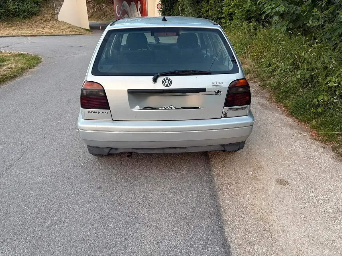 Gebraucht VW Golf III 75 PS (55 kW) 1996 Silber Kleinwagen
