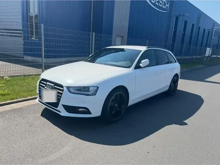 Gebraucht Audi A4 Premium 143 PS (105 kW) 2012 Weiß Kombi