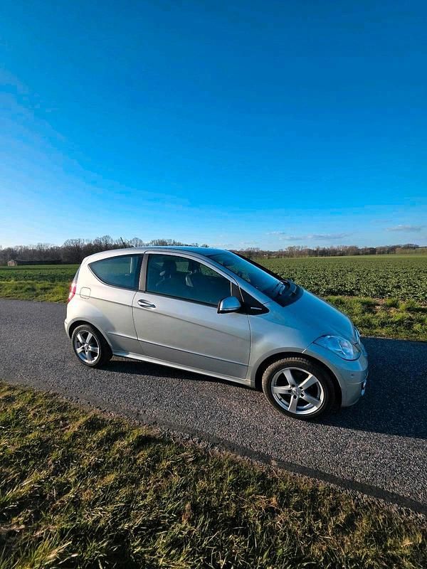 Gebraucht Mercedes A200 136 PS (100 kW) 2009 Silber Kleinwagen