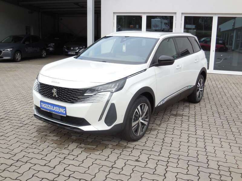 Perlmuttweiß Gebraucht 2022 Peugeot 5008 Allure Van / Kleinbus | 31.300 € (Fairer Preis) - Bild 1/4