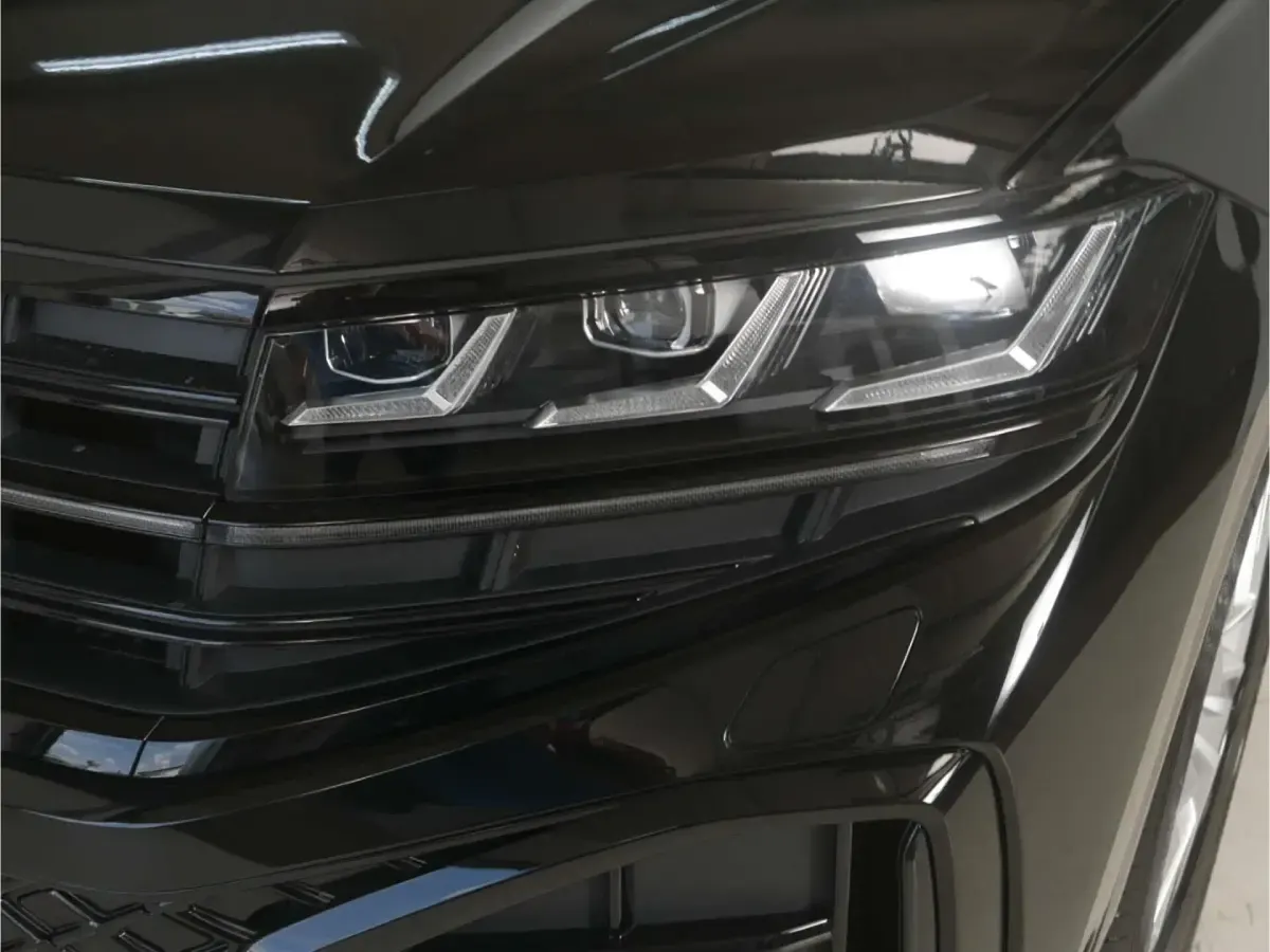 Gebraucht VW Touareg Style 286 PS (210 kW) 2025 Grenadillschwarz metallic SUV