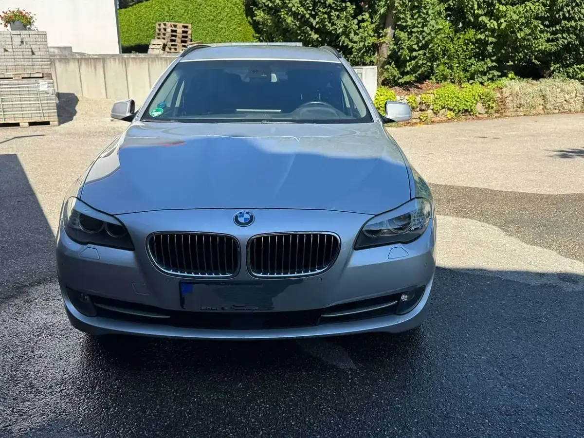 Gebraucht BMW 528 258 PS (189 kW) 2011 Silber Kombi