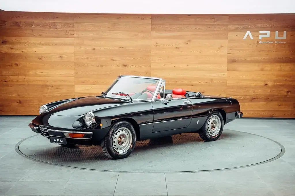 Gebraucht Alfa Romeo Spider 128 PS (94 kW) 1982 Schwarz Cabrio