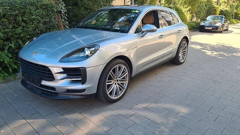 Silber Gebraucht 2019 Porsche Macan SUV | 51.899 € (Superpreis) - Bild 1/4