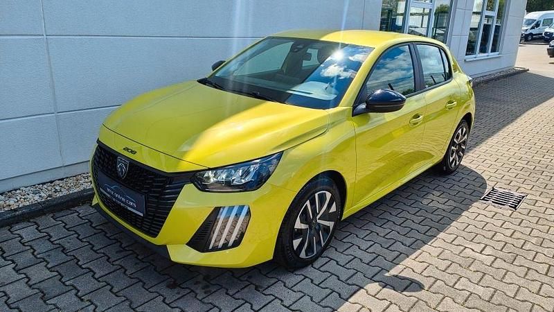 Gelb Neu 2025 Peugeot 208 Style Kleinwagen | 15.980 € (Superpreis) - Bild 1/4