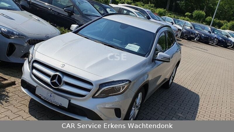 Gebraucht Mercedes GLA200 156 PS (114 kW) 2014 Polarsilber  metalliclack SUV