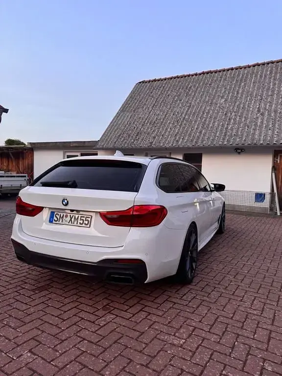 Gebraucht BMW M550 Performance 400 PS (294 kW) 2019 Weiß Kombi