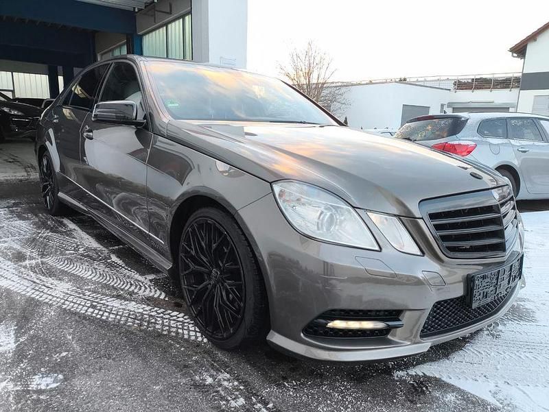 Gebraucht Mercedes E350 AMG 272 PS (200 kW) 2010 Grau Limousine