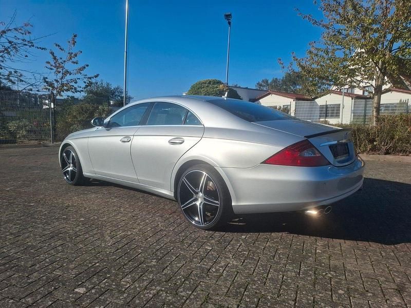 Silber Gebraucht 2007 Mercedes CLS350 Coupé | 6.999 € (Superpreis) - Bild 1/4