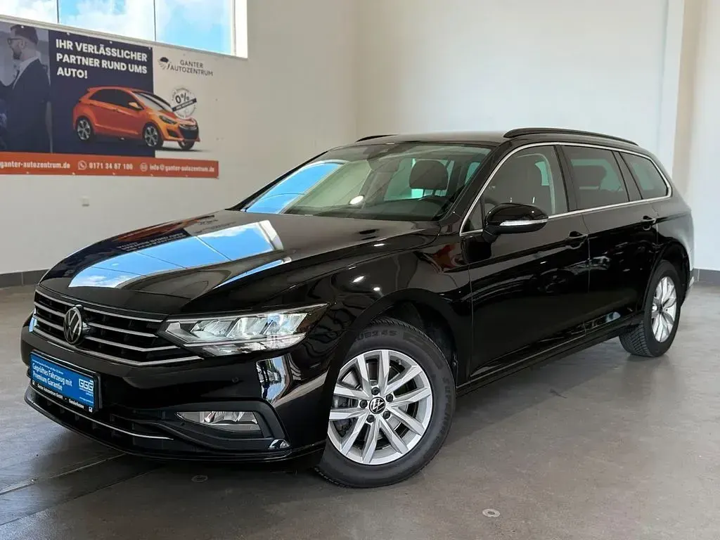 Gebraucht VW Passat 150 PS (110 kW) 2023 Schwarz Kombi