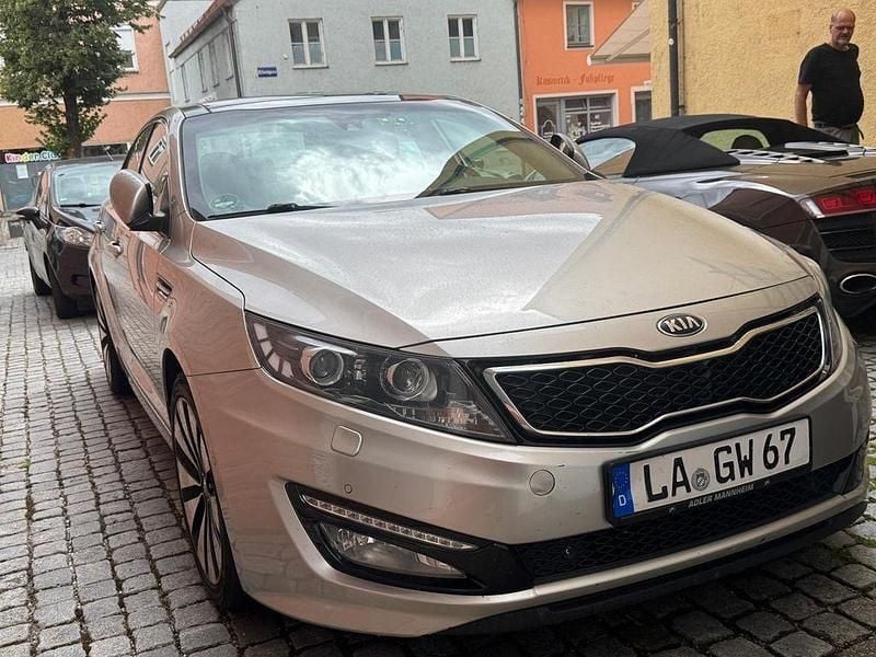 Braun Gebraucht 2013 Kia Optima Spirit Limousine | 8.100 € (Superpreis) - Bild 1/4