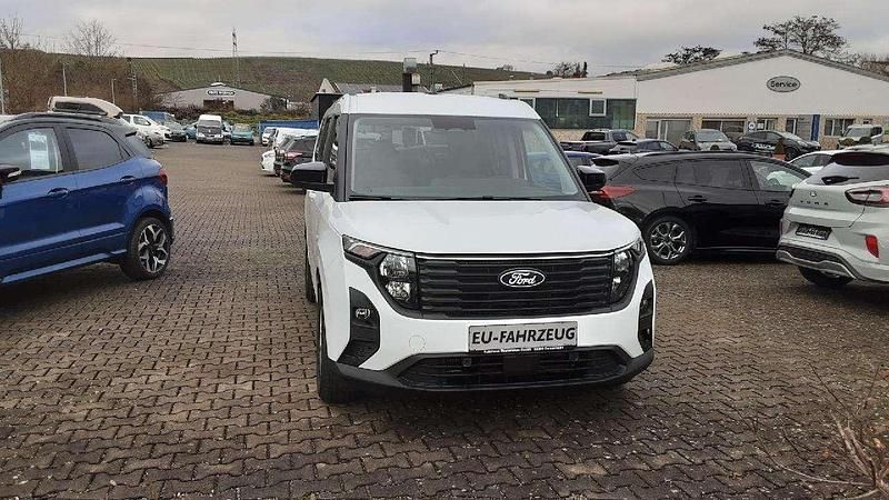 Neu Ford Tourneo Courier Titanium 125 PS (91 kW) 2025 Frostweiß Van / Kleinbus