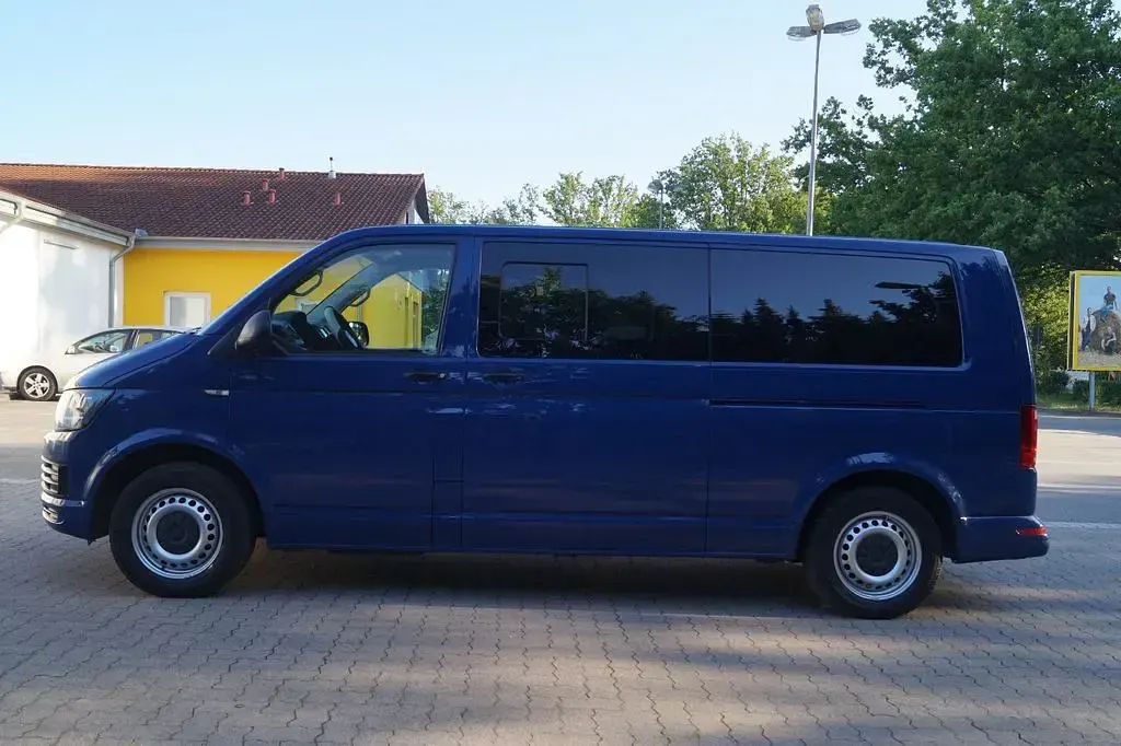 Gebraucht VW Multivan 150 PS (110 kW) 2018 Blau Van / Kleinbus