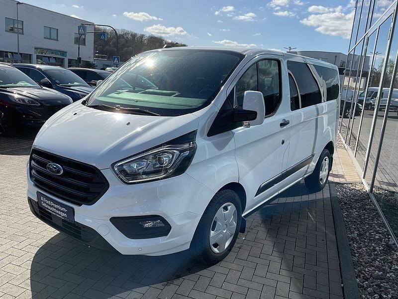 Gebraucht Ford Transit Custom Trend 131 PS (96 kW) 2023 Lackierung solid "frostweiá" (braun) braun Kombi