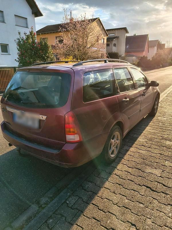 Gebraucht Ford Focus Ghia 116 PS (85 kW) 2000 Rot Kombi