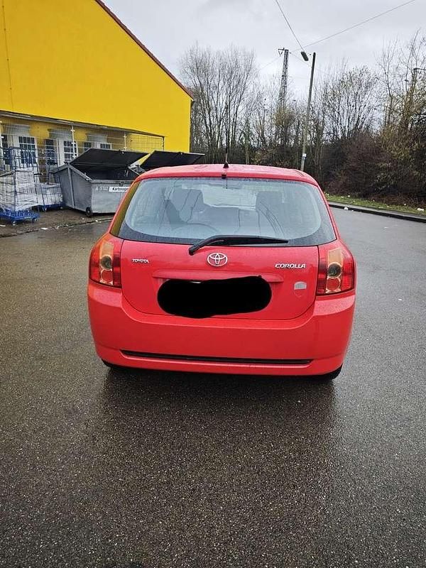 Gebraucht Toyota Corolla 97 PS (71 kW) 2005 Rot Limousine