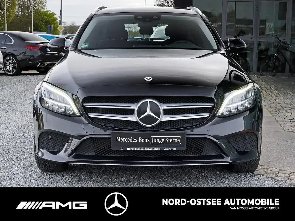 Gebraucht Mercedes C300 Advanced 194 PS (142 kW) 2021 Schwarz Kombi