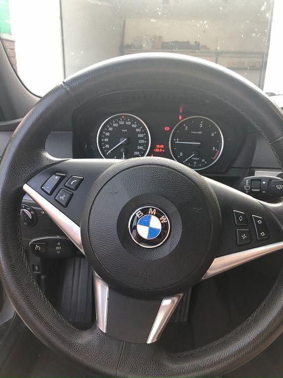 Gebraucht BMW 520 177 PS (130 kW) 2009 Grau Limousine