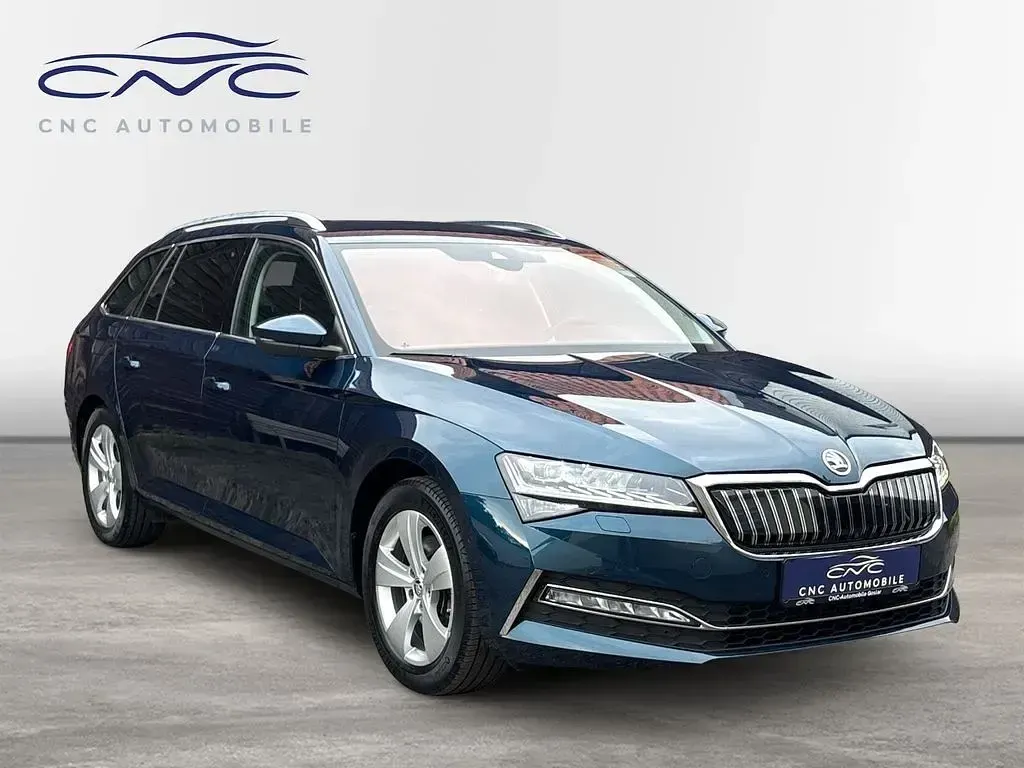 Gebraucht Skoda Superb Style 218 PS (160 kW) 2022 Blau Kombi