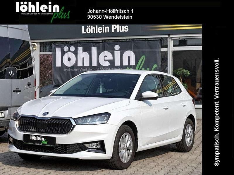 Weiß Gebraucht 2024 Skoda Fabia Kleinwagen | 16.999 € (Guter Preis) - Bild 1/4