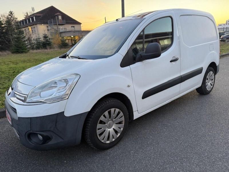 Weiß Gebraucht 2015 Citroën Berlingo Van / Kleinbus | 4.999 € (Guter Preis) - Bild 1/4