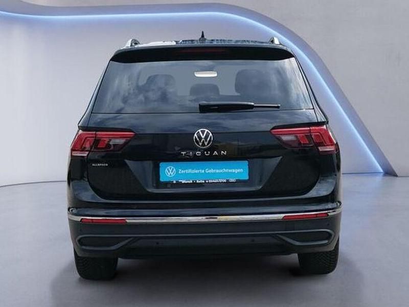 Gebraucht VW Tiguan Allspace Life 150 PS (110 kW) 2024 Deep black perleffekt SUV