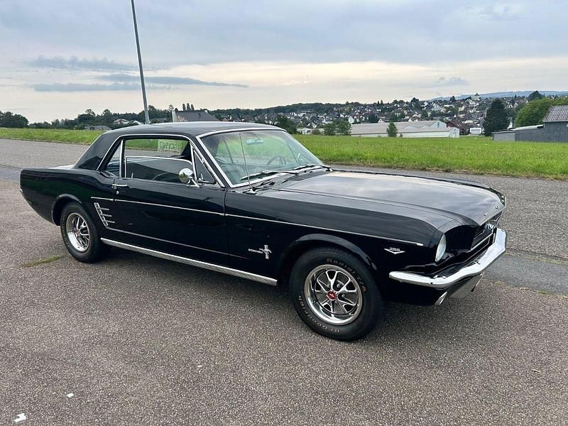 Second-hand Ford Mustang 200 CP (147 kW) 1966 Negru Coupe