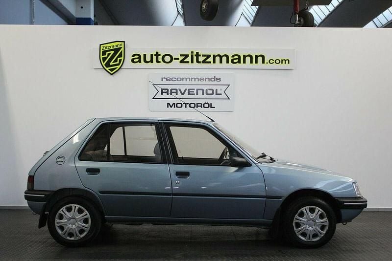 Gebraucht Peugeot 205 88 PS (64 kW) 1992 Silber Limousine