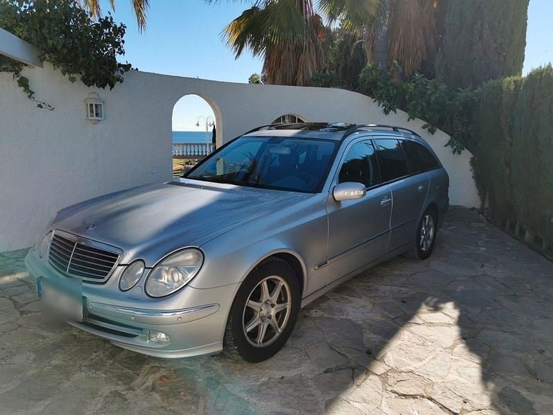Silber Gebraucht 2004 Mercedes E280 Kombi | 2.000 € (Fairer Preis) - Bild 1/4