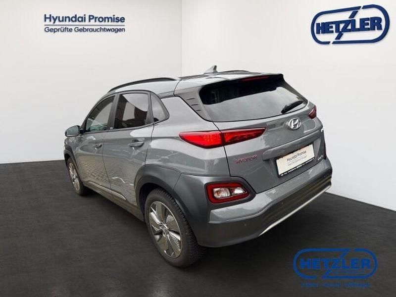 Gebraucht Hyundai Kona Style 136 kW (185 PS) 2021 Andere farbe SUV