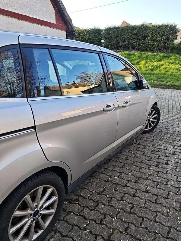 Gebraucht Ford Grand C-Max Titanium 120 PS (88 kW) 2016 Van / Kleinbus