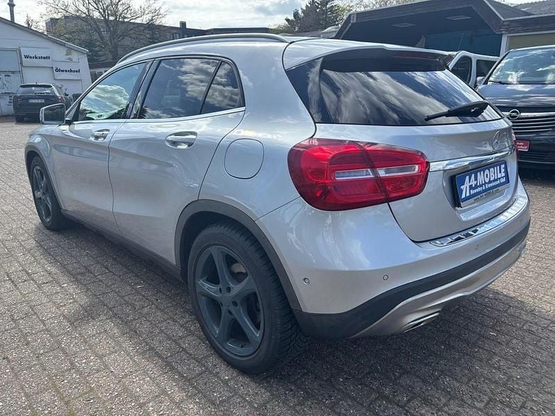Gebraucht Mercedes GLA220 170 PS (125 kW) 2015 Silber SUV