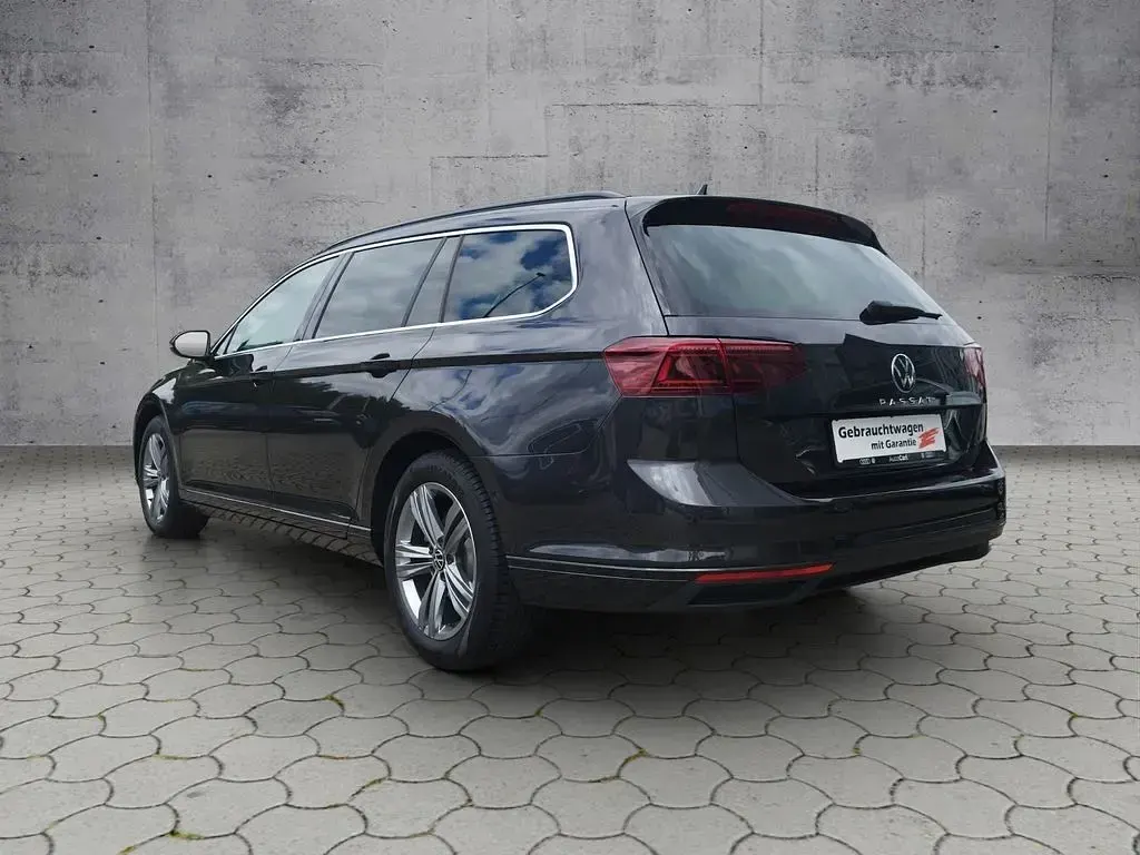 Gebraucht VW Passat Business 150 PS (110 kW) 2021 Mangangrau metallic Kombi