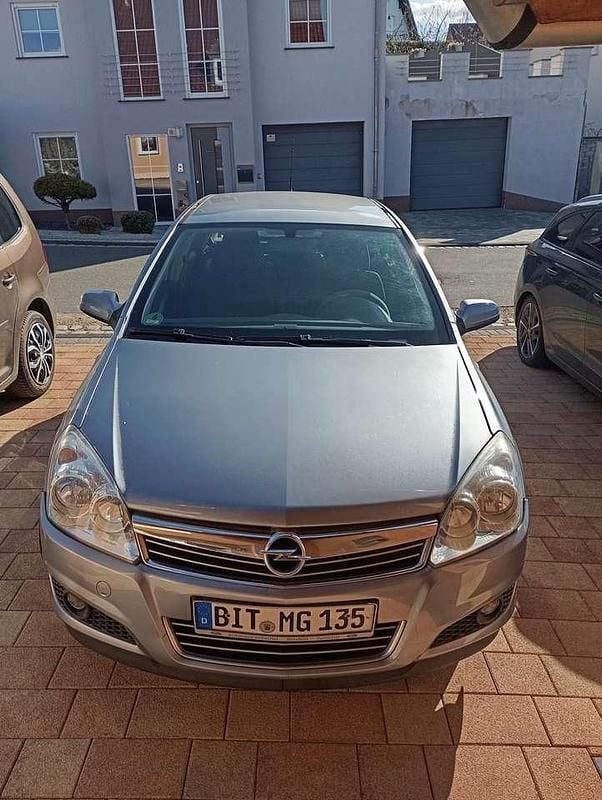 Gebraucht Opel Astra 90 PS (66 kW) 2009 Limousine