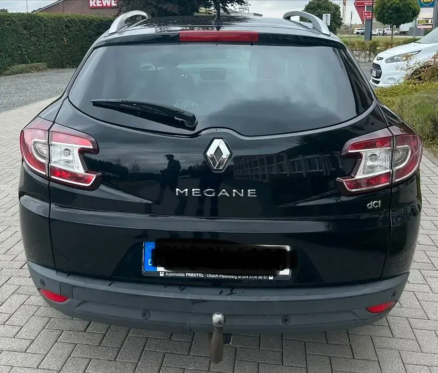 Gebraucht Renault Mégane III LIMITED 110 PS (80 kW) 2015 Schwarz Limousine